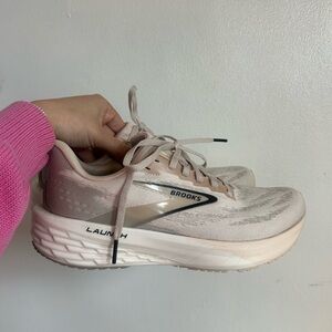 Brooks Launch Women's Running Shoes - tan